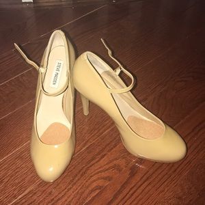 Steve Madden Nude Heels